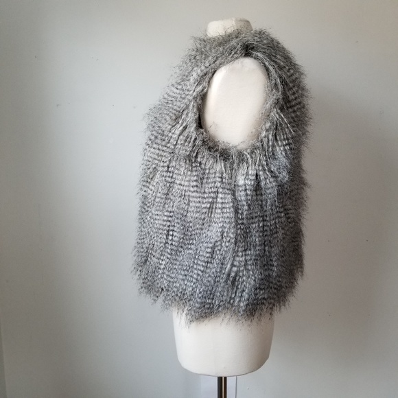 Faux Fur Vest SIZE M - Picture 3 of 6